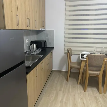 Kevi 's Place * טיראנה