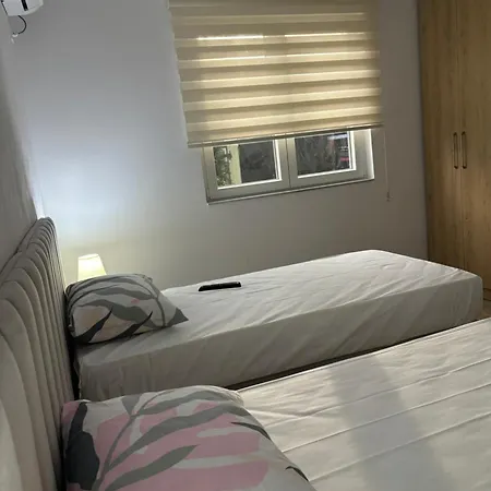 דירה Kevi 's Place טיראנה