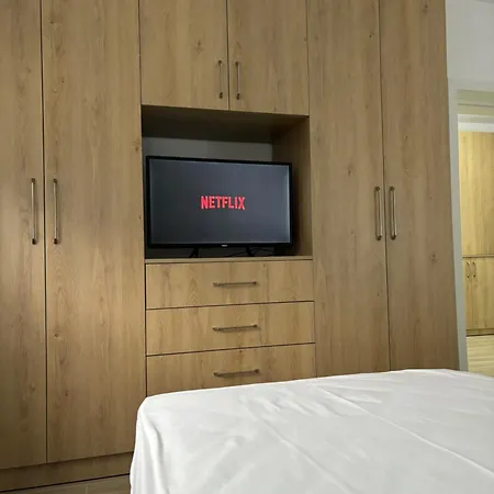 Kevi 's Place * טיראנה