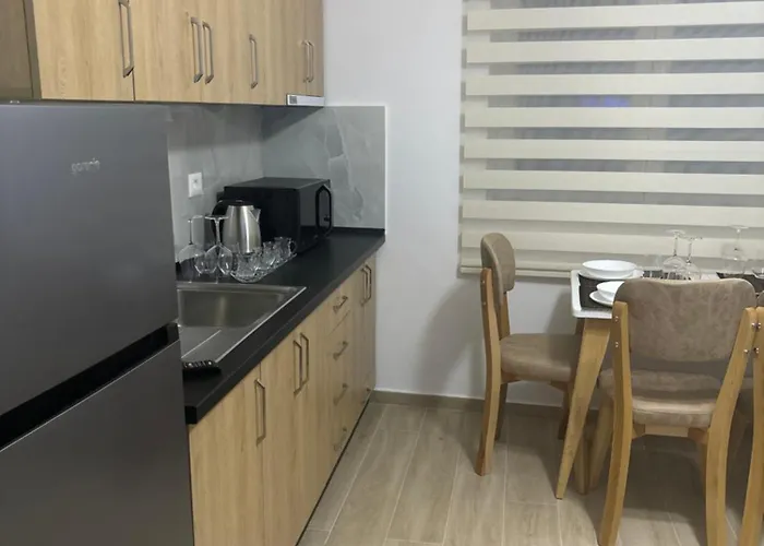 Kevi 's Place * Tirana